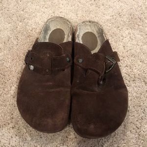 American Eagle Clogs
